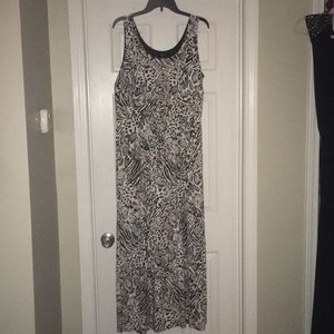 New with tags women’s xl maxi dress. Sz XL